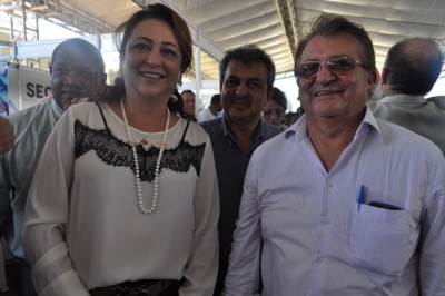  Presidente da Faema, José Hilton Coelho, emoldurado pela ministra Kátia Abreu e pelo vice-presidente da Faema, Raimundo Coelho.