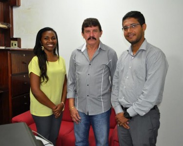 Executivos da Sejap, Silvia Helena Soeiro e Anderson Mendes, com o Luiz Figueiredo, do Senar.