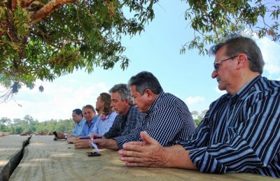 Grupo de gestores maranhenses em visita á Fazenda Pitital, no Acre.