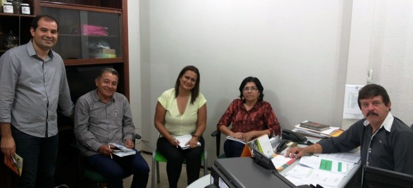 Equipe do Senar-MA, em reunião com a coordenadora de programas e projetos na área de Saúde, Deimiluce Coaracy. 