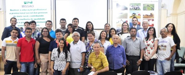 Participantes da capacitação, organizadores do evento, e palestrantes do CNA e INSS.