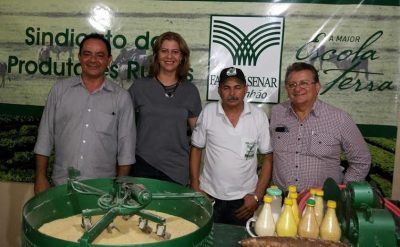  Raimundo Coelho, a deputada Valéria Macêdo e o secretário- adjunto da Sagrima ao lado do instrutor Ismael Pedreira do Senar.