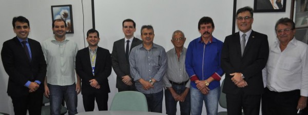 Equipe do sistema Faema/Senar e Banco do Brasil após assinatura de convênio.