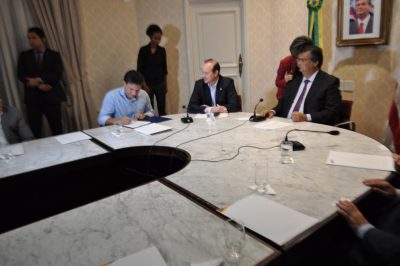 Governador Flávio Dino recebe o presidente da CNA, João Martins,  o secretário-executivo do Senar Brasil, presidentes das Federações do Nordeste e o presidente da Faema. 