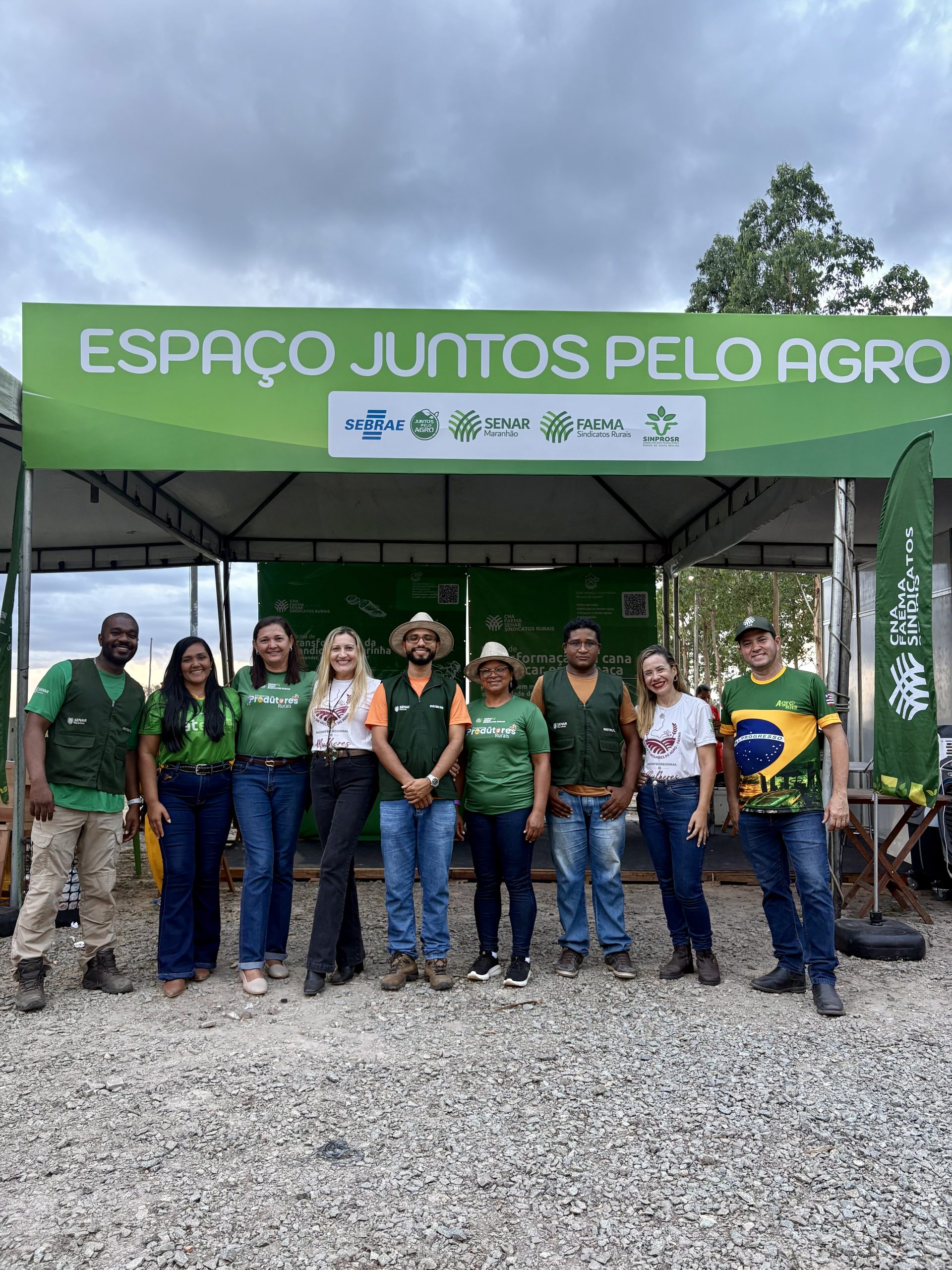 Vitrines tecnológicas, oficinas práticas e atendimento especializado aproximaram produtores rurais de soluções voltadas ao aumento da produtividade e à adoção de novas tecnologias no campo durante a AgroRita 2026.
